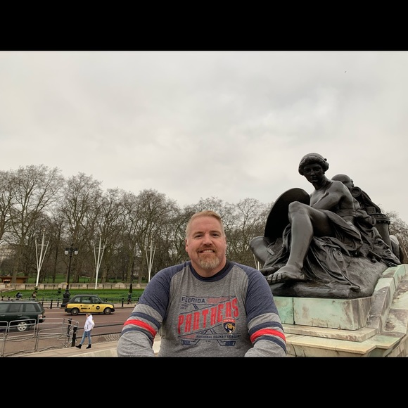 Meet your Posher, Mark - Picture 1 of 4